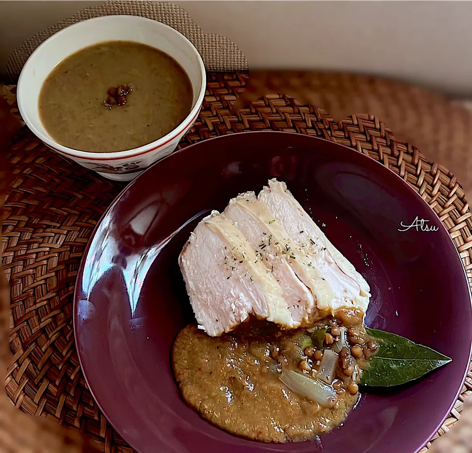 レンズ豆のスープと蒸し鶏とレンズ豆のソース|Atsuさん