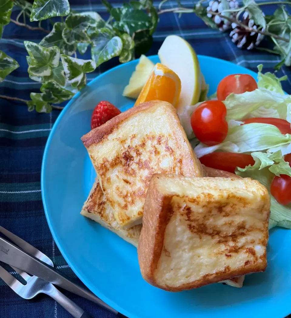 Snapdishの料理写真:🍞年末から食べたかった厚切り食パンの🍞フレンチトースト❣️ふわっふわに焼けたっ😋💓|Hollyさん