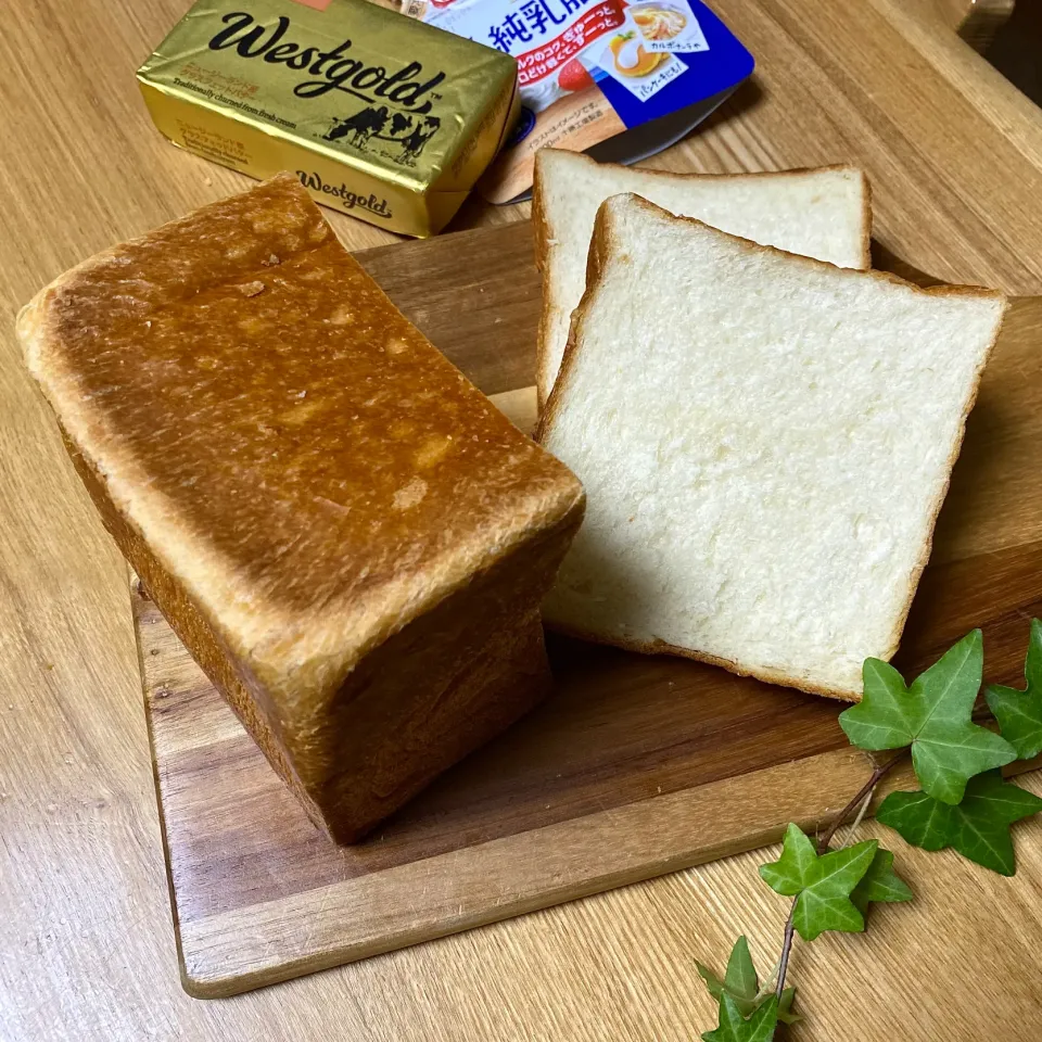 Snapdishの料理写真:めんちゃんさんの料理 【角食部】耳が美味しい生クリームプルマン|sakurakoさん