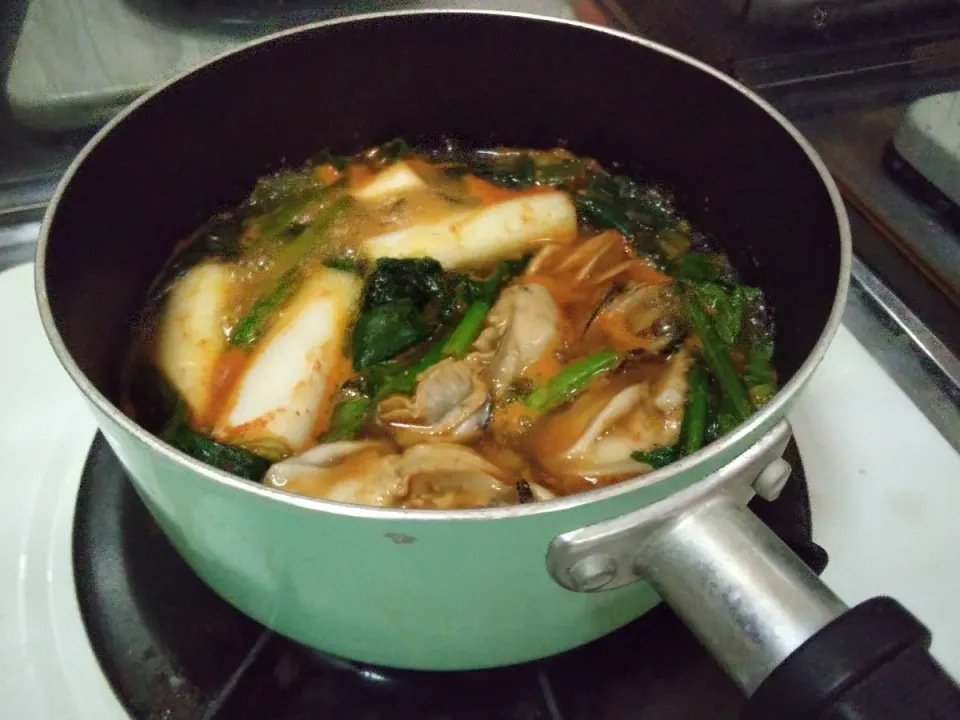 ほうれん草と牡蠣のキムチ鍋🍲|にんにくと唐辛子が特に好き❤️(元シャリマー)さん