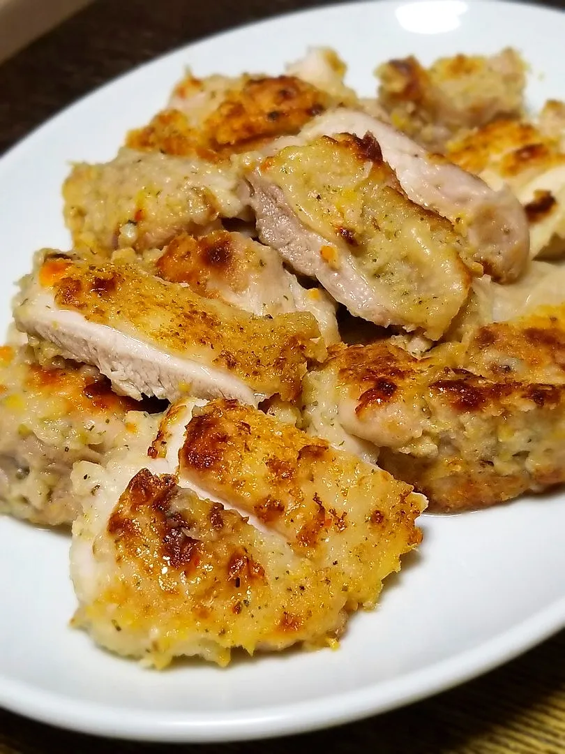 Snapdishの料理写真:パパ焼き👨味付け肉🍖チーズパン粉焼き|ぱんだのままんさん