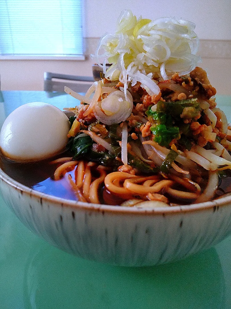 Snapdishの料理写真:トーフミートたっぷり野菜炒めdeラーメン❗|かずにゃさん