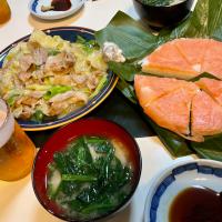 鱒の寿司と塩回鍋肉で晩御飯