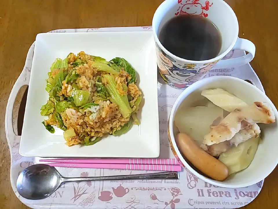 Snapdishの料理写真:韓国風レタス炒飯とおでん🍢|aiさん