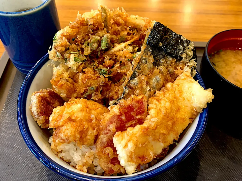 早春天丼＋イカ天のせ|yumyum😋さん