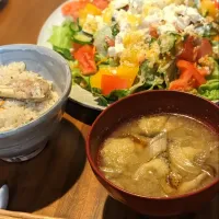 Snapdishの料理写真:ジャンピラフ
とろとろネギの松山揚げ味噌汁
オレンジソースのサラダ|ちくさん