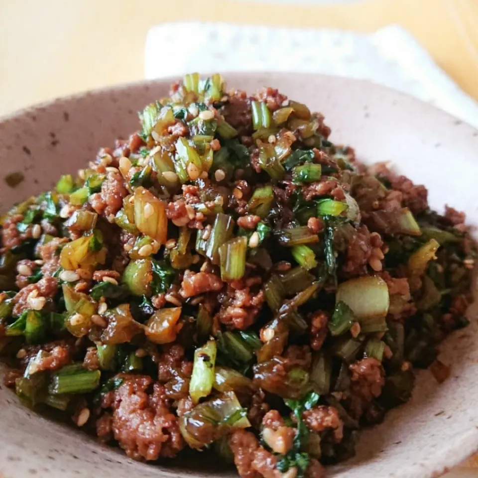 Snapdishの料理写真:肉味噌に蕪の葉|ポトスさん