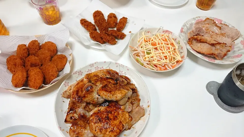 豚ロースの味噌焼き
豚ロースの塩焼き
エビのビスクコロッケ(冷食)
カキフライ(冷食)
大根サラダ|ぷるさんさん