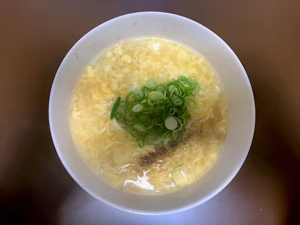 日清 ラーメン屋さん 函館しお(玉子入)|ばーさんさん