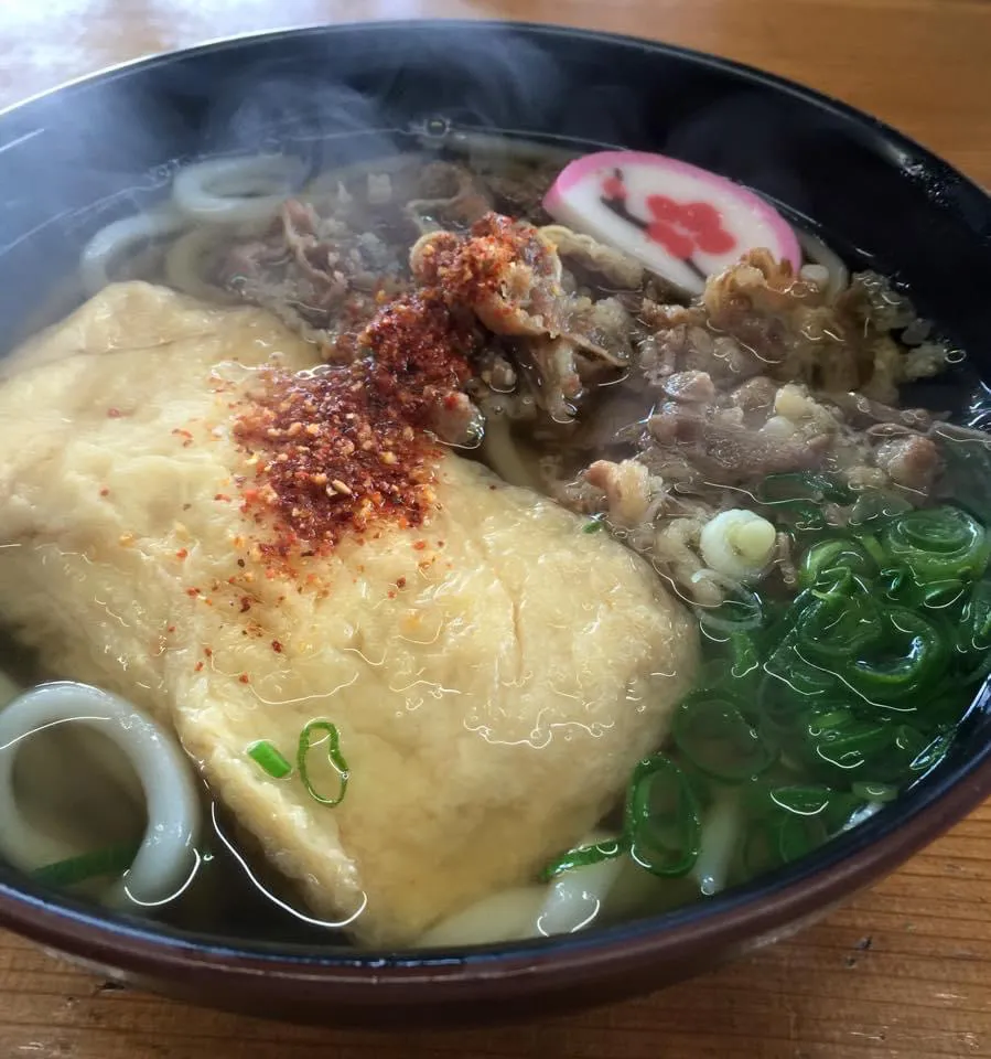 油揚げと肉うどんで朝ごはん|ばくあんしゃさん