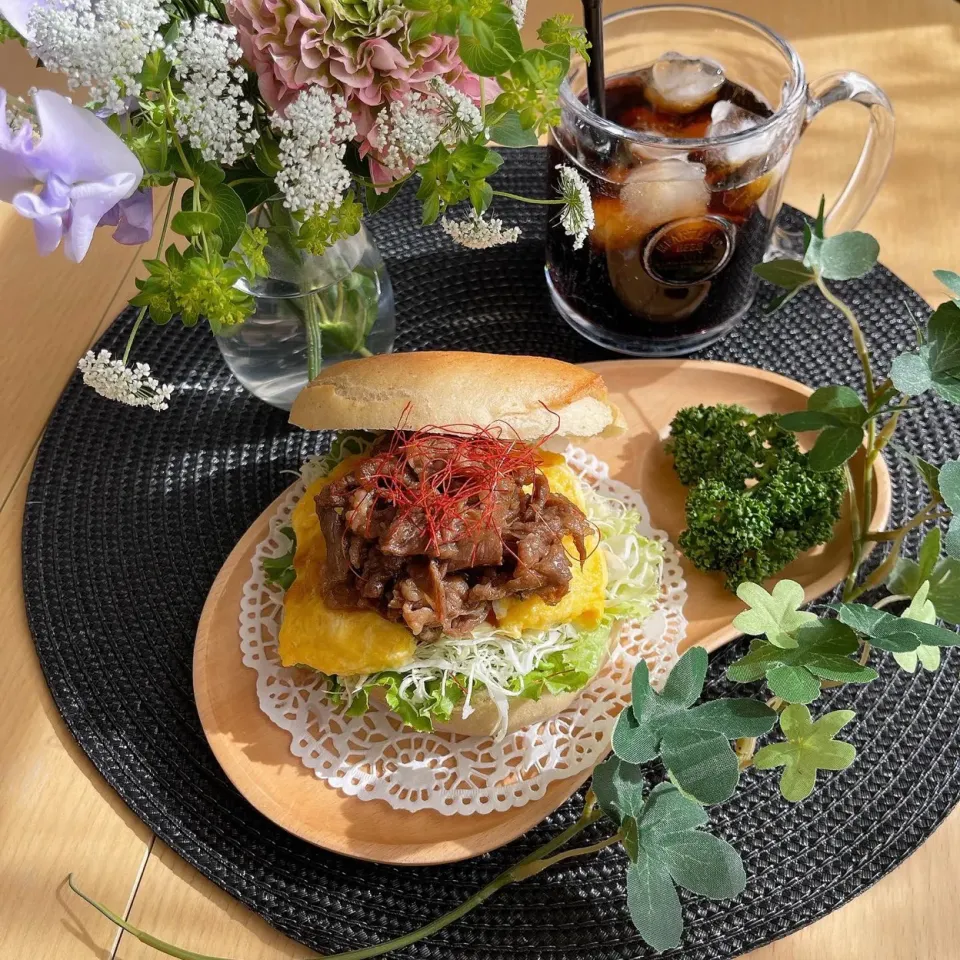 1/30❤︎佐賀牛焼肉&ふわふわオムレツのベーグルサンド🥯🍃
お弁当残り物で…|Makinsさん