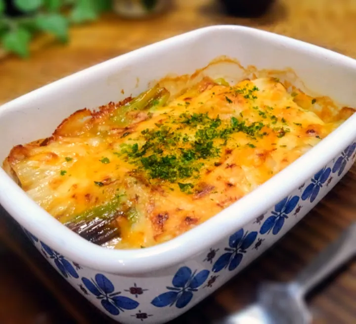 Snapdishの料理写真:ポトスさんの料理 深谷ねぎの味噌チーズ焼き|くまちゃんさん