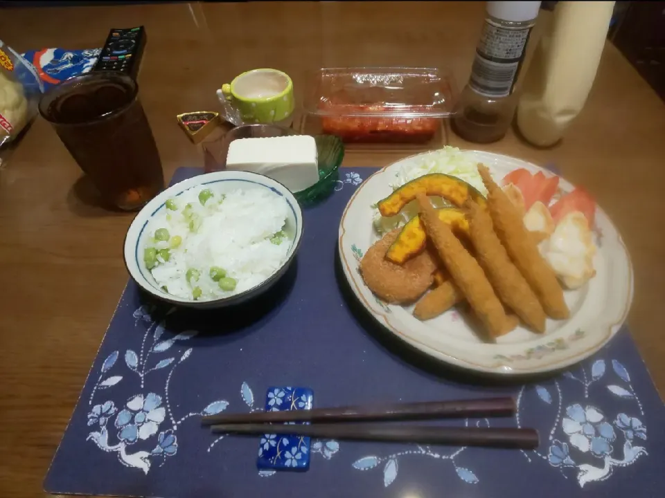 豆ご飯とフライプレート(夕飯)|enarinさん