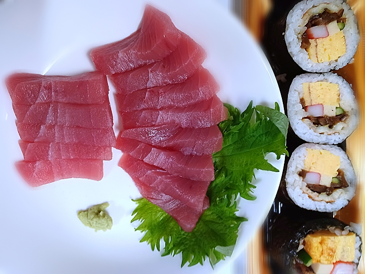 狸の宴シリーズ
今宵の献立は和食

[向付]
黄肌鮪の漬けタレ
[飯物]
穴子の五目巻き寿司
※持ち帰り
[汁物]
炙り豚バラと白ネギの出汁仕立て