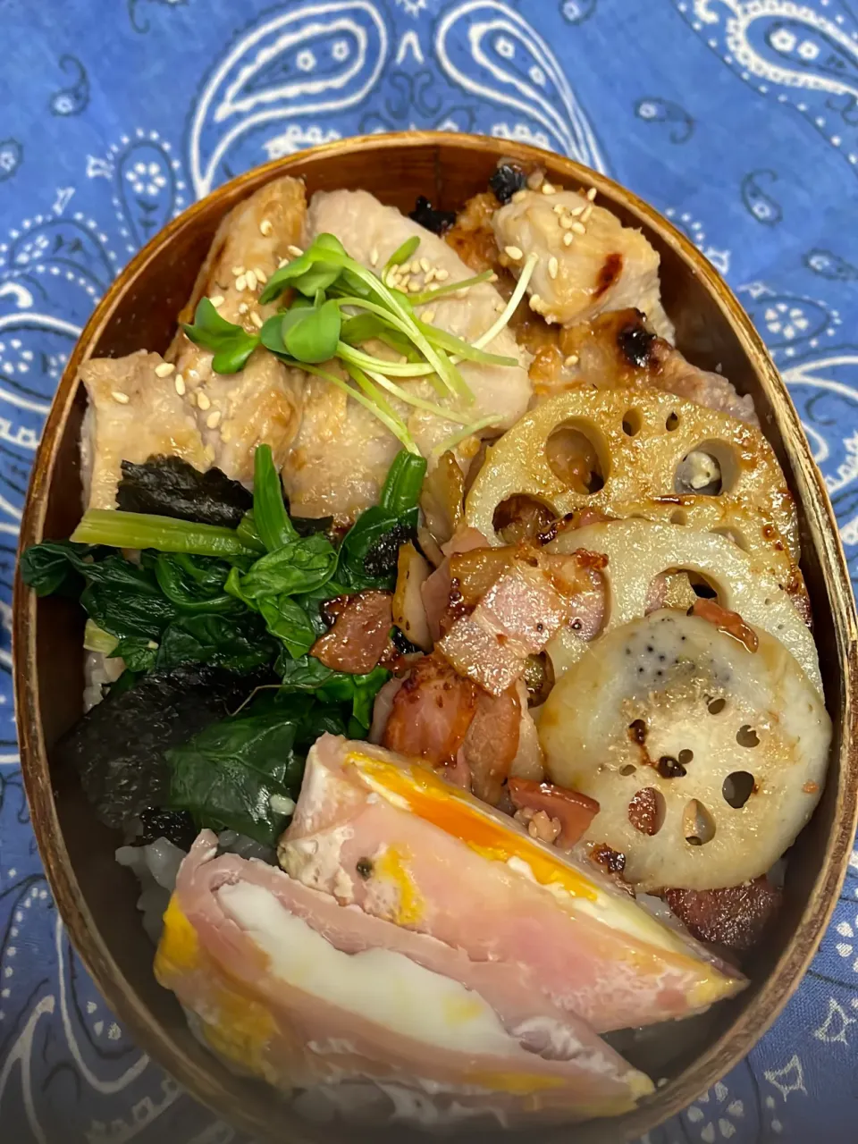 Snapdishの料理写真:豚ロース味噌漬け焼き、れんこんベーコンコンソメ炒め、ほうれん草とのりの和物、ハム卵|ちあぽんさん