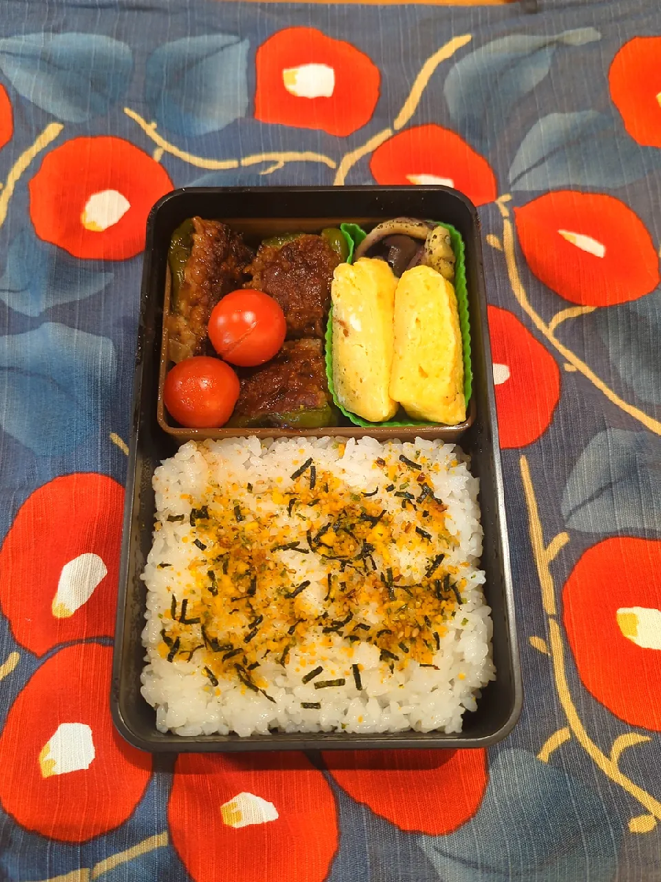 ピーマン肉詰めお弁当
卵焼き
のりたまふりかけ|bonnebonnemenuさん