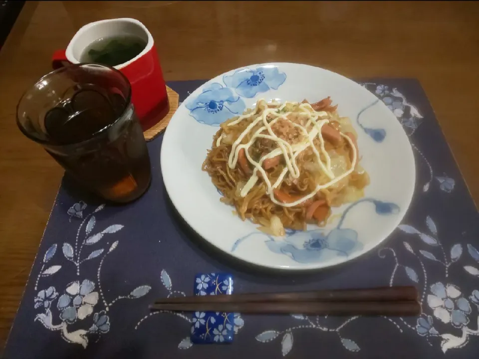 Snapdishの料理写真:焼きそば(昼飯)|enarinさん