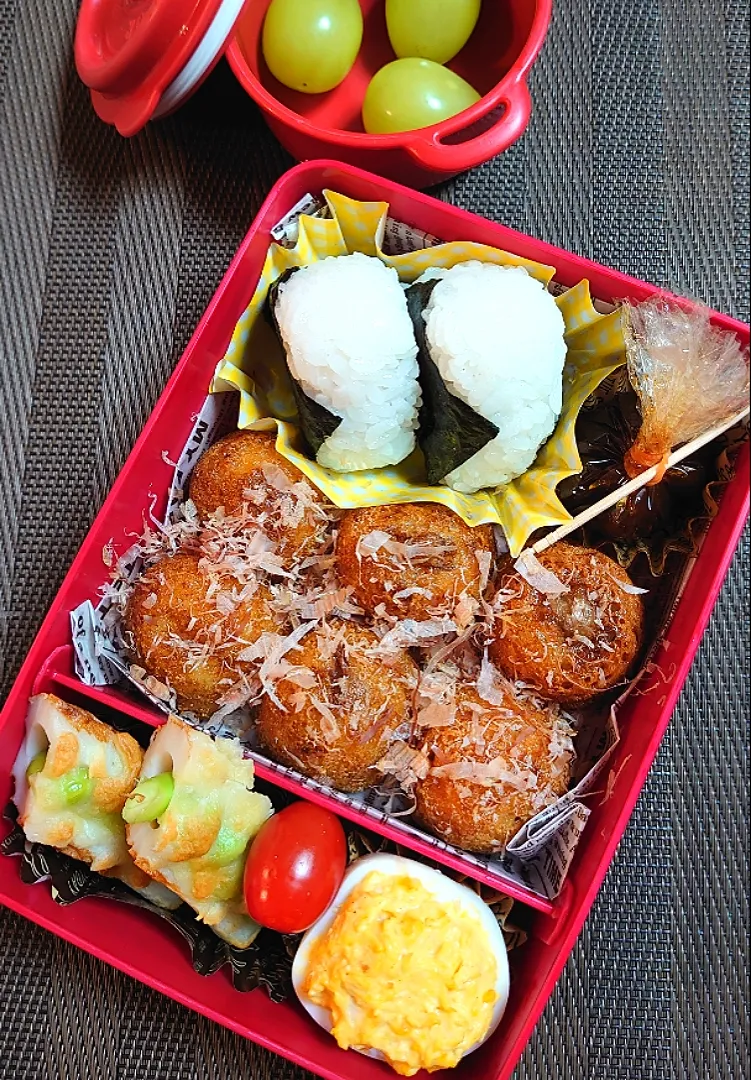 作るの面倒だった日の冷食たこ焼き揚げ弁当🍱|ポチさん