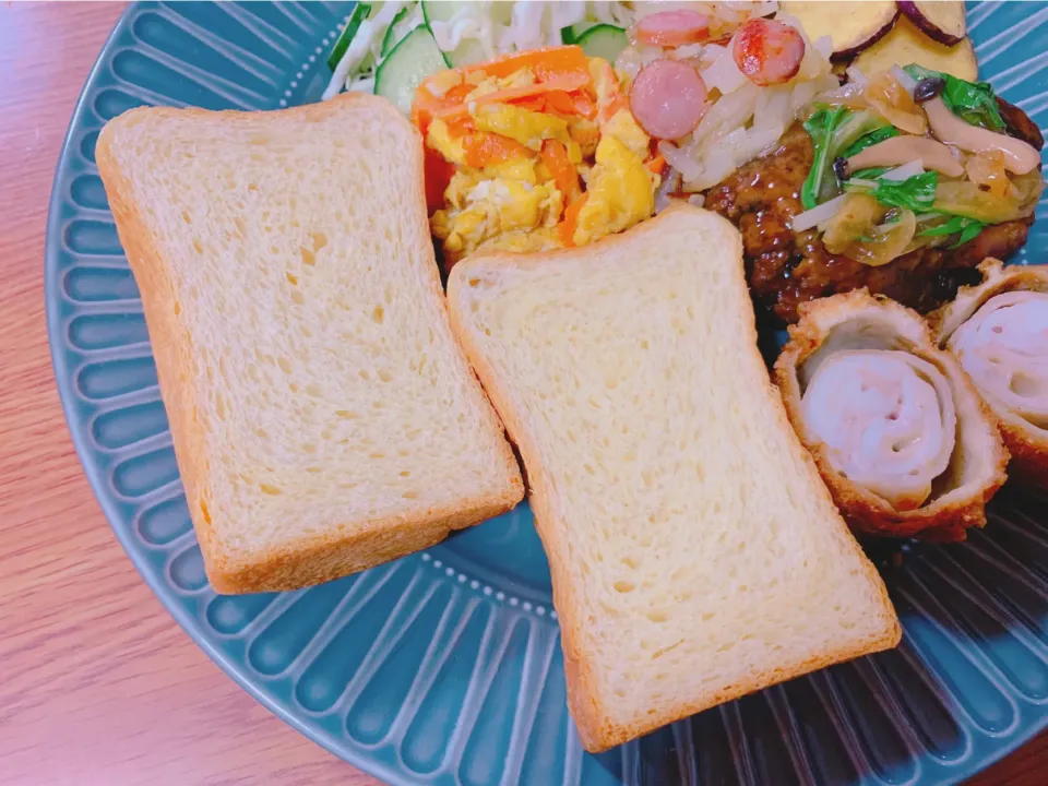 Snapdishの料理写真:黄金食パン🍞✨|nacchan♪さん