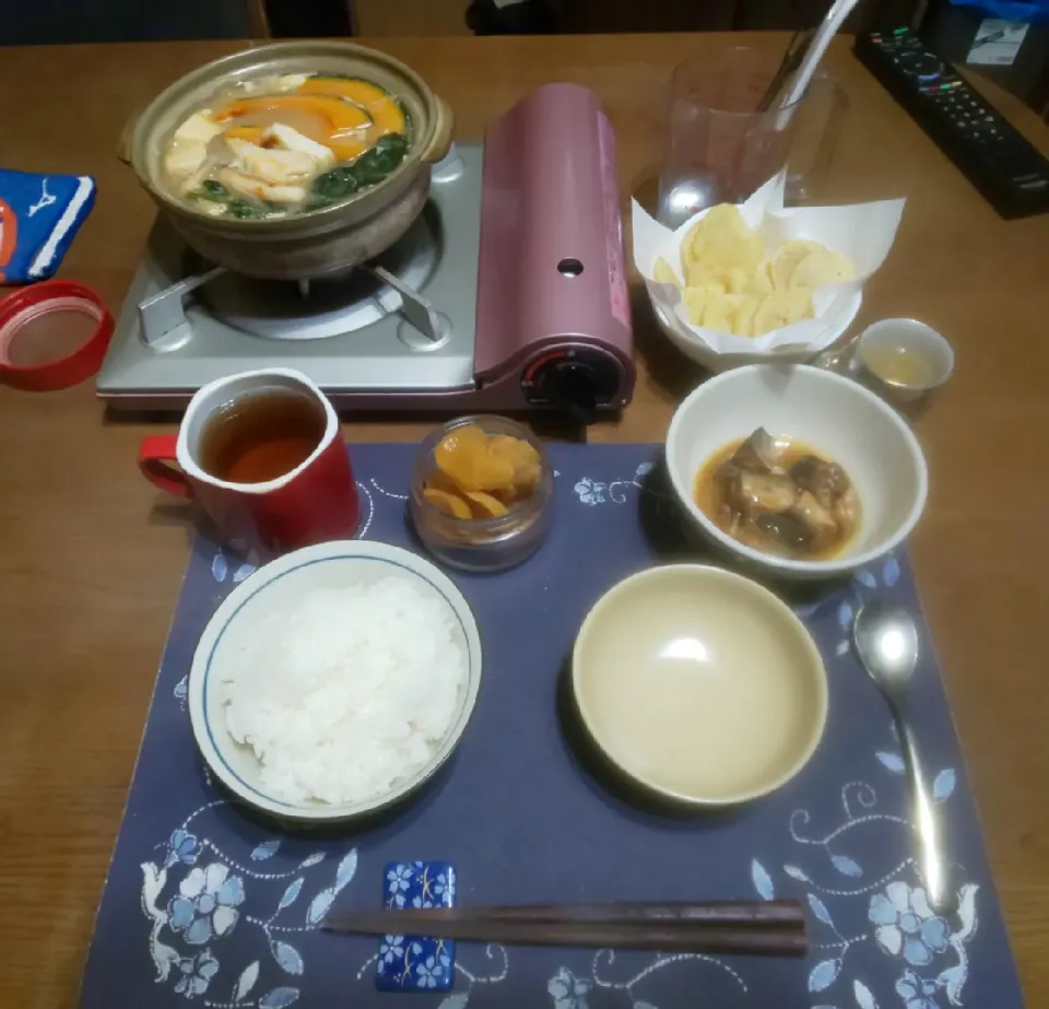 味噌仕立て寄せ鍋とジャガイモの素揚げ(夕飯)|enarinさん