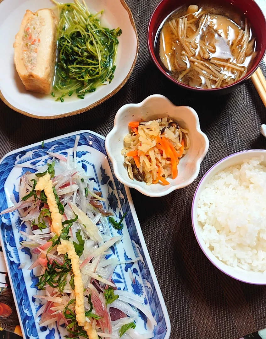 カツオ見えないけど……カツオのタタキで夕ご飯🍴|ポチさん