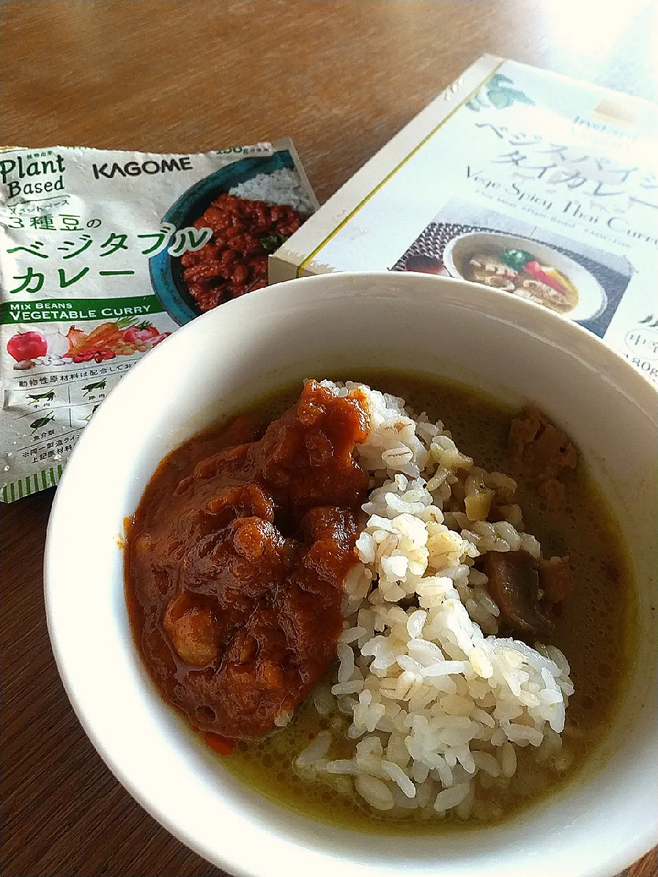 リモート飯　ベジカレーあいがけ|まきごろうさん