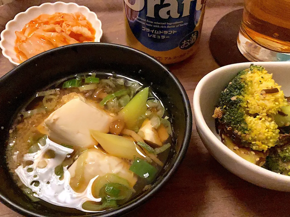 湯豆腐✿.ブロッコリーの塩昆布和え🥦キムチ🌶で🍻|gunlove❤さん