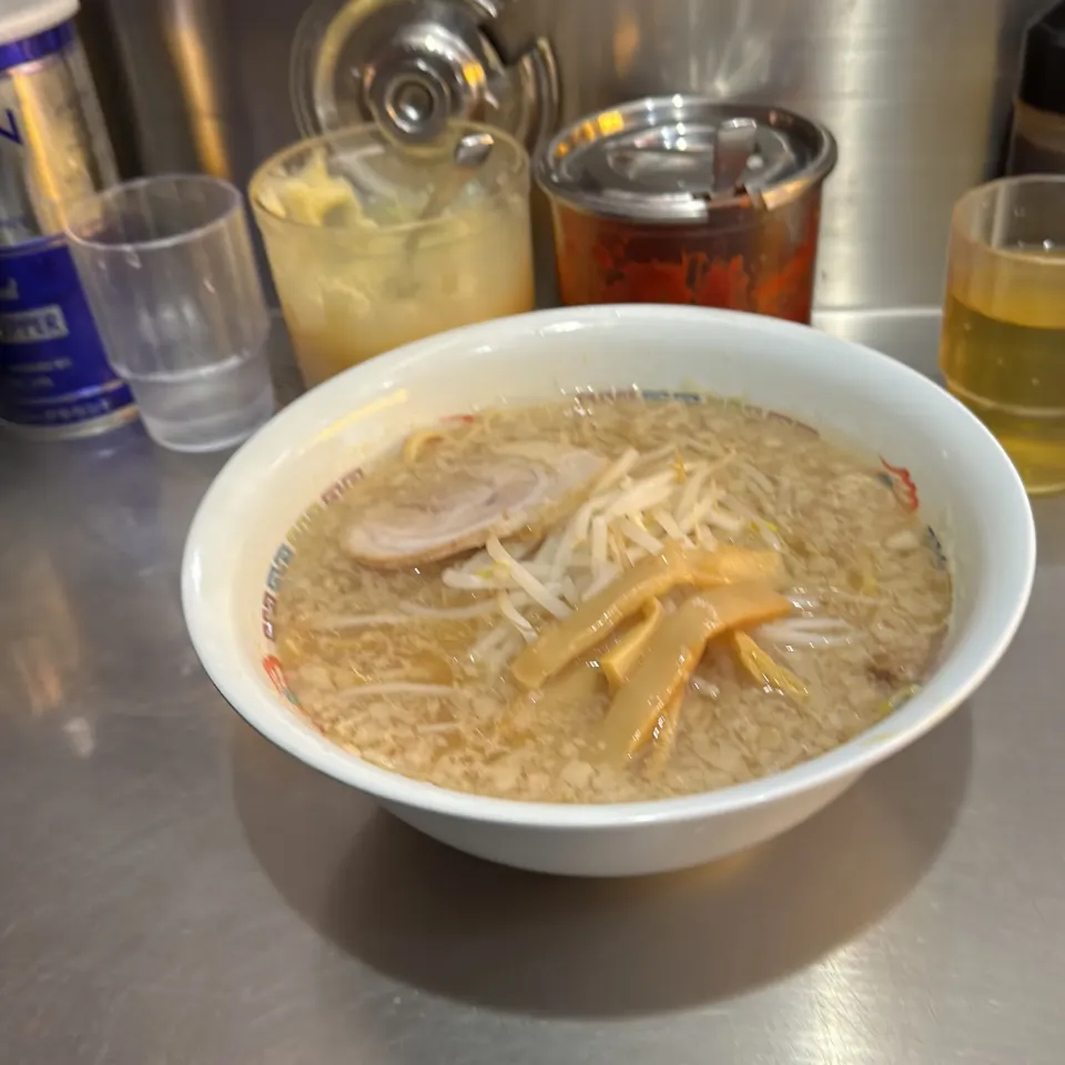 Snapdishの料理写真:＃朝ラー　で　＃夜勤明け　で　＃ホープ軒　で　＃ラーメン　で|Hajime Sakaiさん