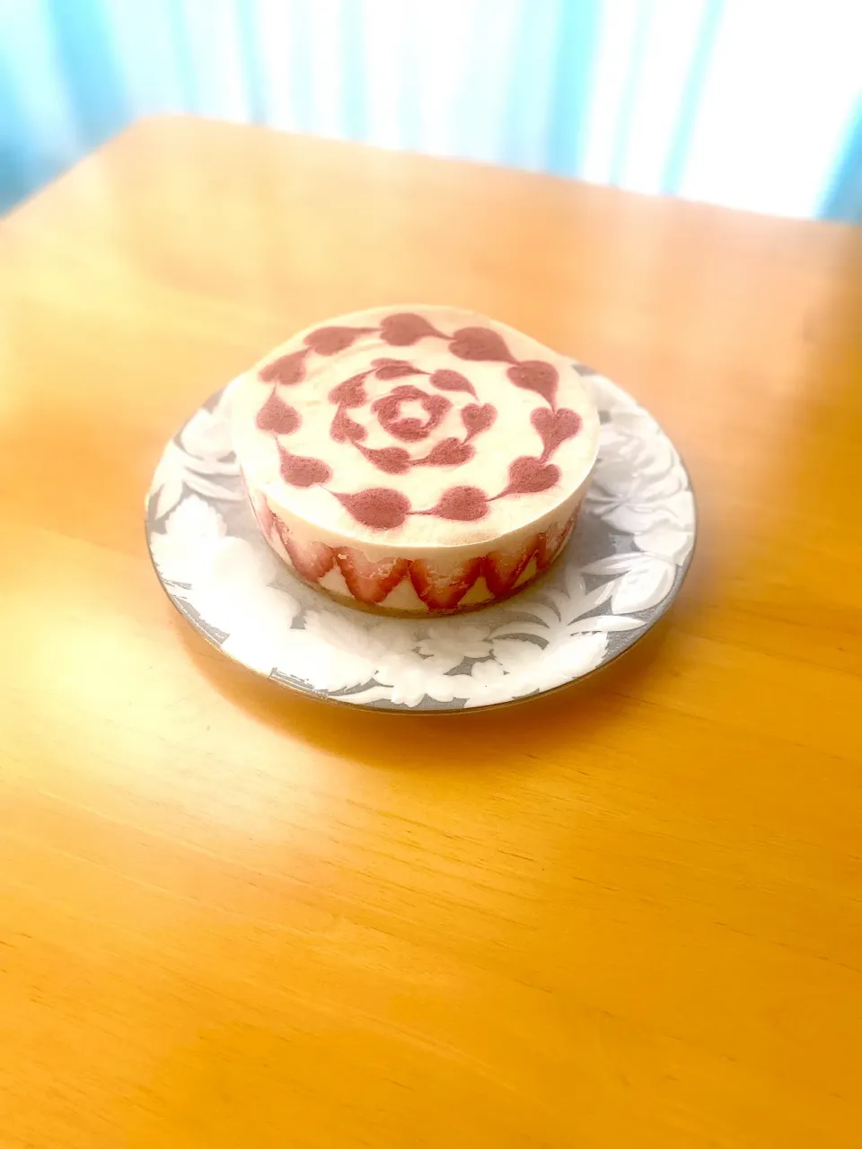 いちごハートのローケーキ|みうのすけさん