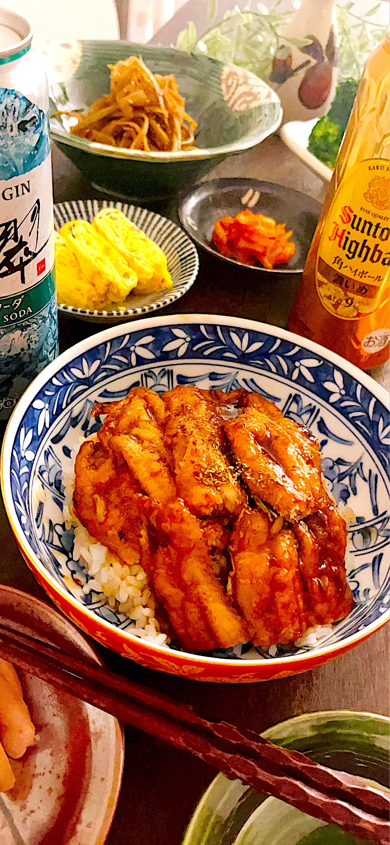 今日のおうち居酒屋🏮🥰またリピートしちゃった鰯の蒲焼き丼で乾杯♥️🍻|ゆかこさん