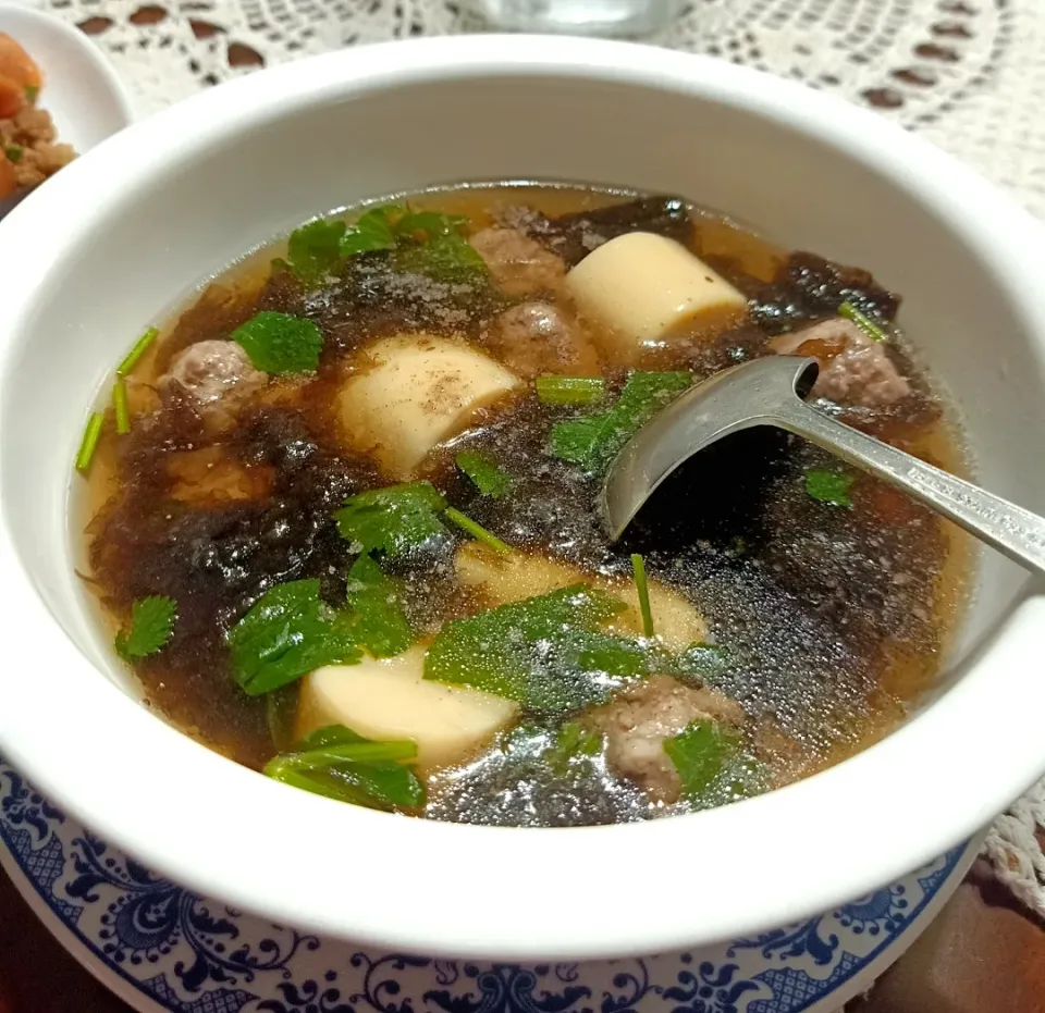 Snapdishの料理写真:Clear Soup w/ Minced Pork, Egg Tofu & Seaweed 🥣|An'leeさん