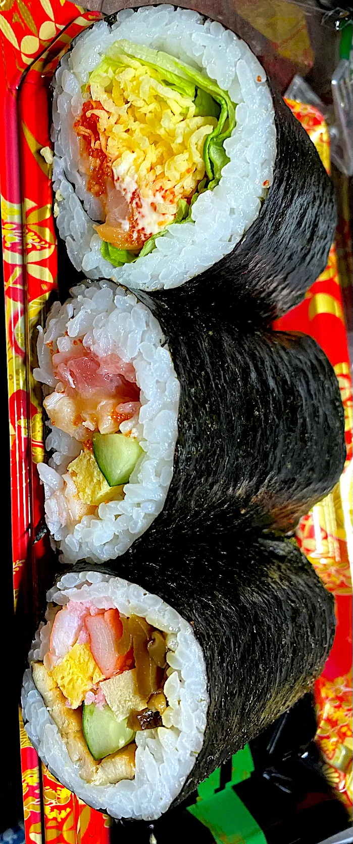 恵方巻きハーフ3種1,200円（の半額）|すくらんぶるえっぐさん