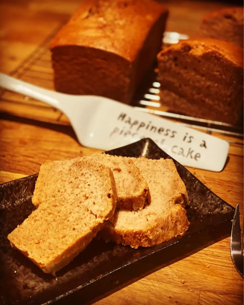 Tonight! Tonight ! 
Birthday Celebration 
Made a favorited of mine 
A Banana & Cinnamon Cake with a little Chocolate & nutmeg 
#bananacake 
#homebaking 
#chefem|Emanuel Hayashiさん