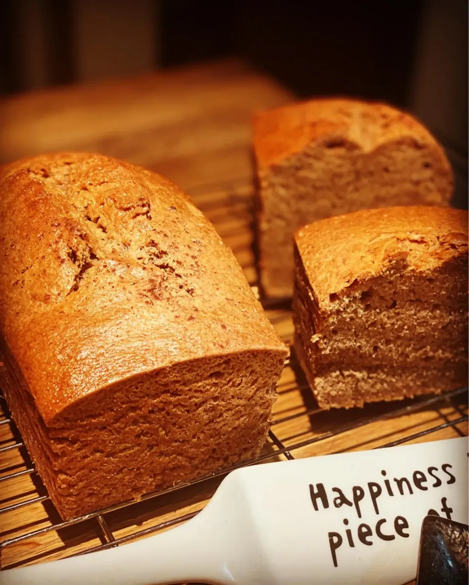 Tonight! Tonight ! 
Birthday Celebration 
Made a favorited of mine 
A Banana & Cinnamon Cake with a little Chocolate & nutmeg 
#bananacake 
#homebaking 
#chefem|Emanuel Hayashiさん