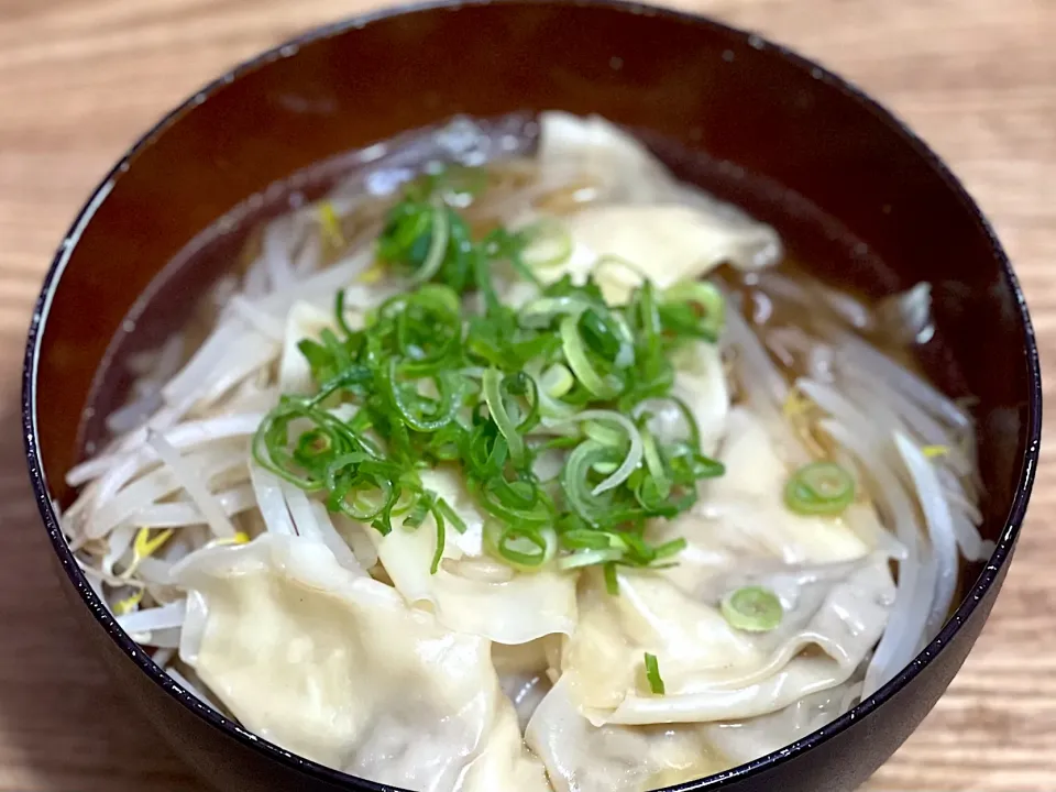 Snapdishの料理写真:☆ワンタンラーメン|まぁたんさん