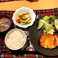 Snapdishの料理写真:チキンカツ、ホタテのカルパッチョ、茄子と鶏皮の味噌汁|ツインうさぎさん