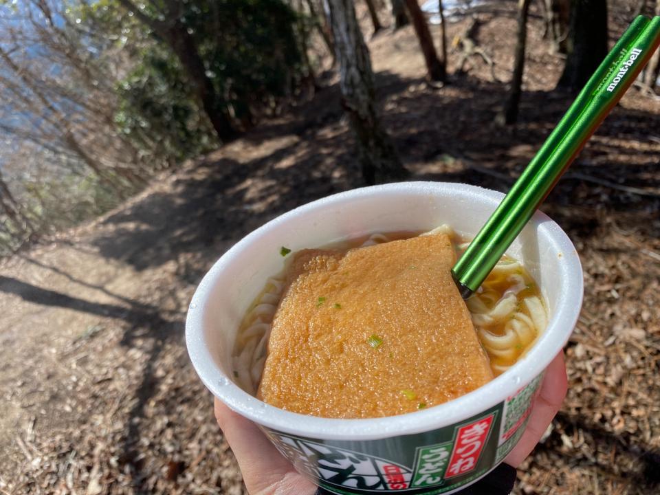 登山で食べるカップ麺