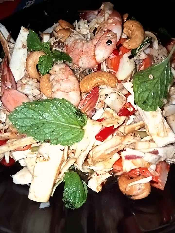 Snapdishの料理写真:Coconut spicy salad with shrimp|Thongchai Saleekaewさん