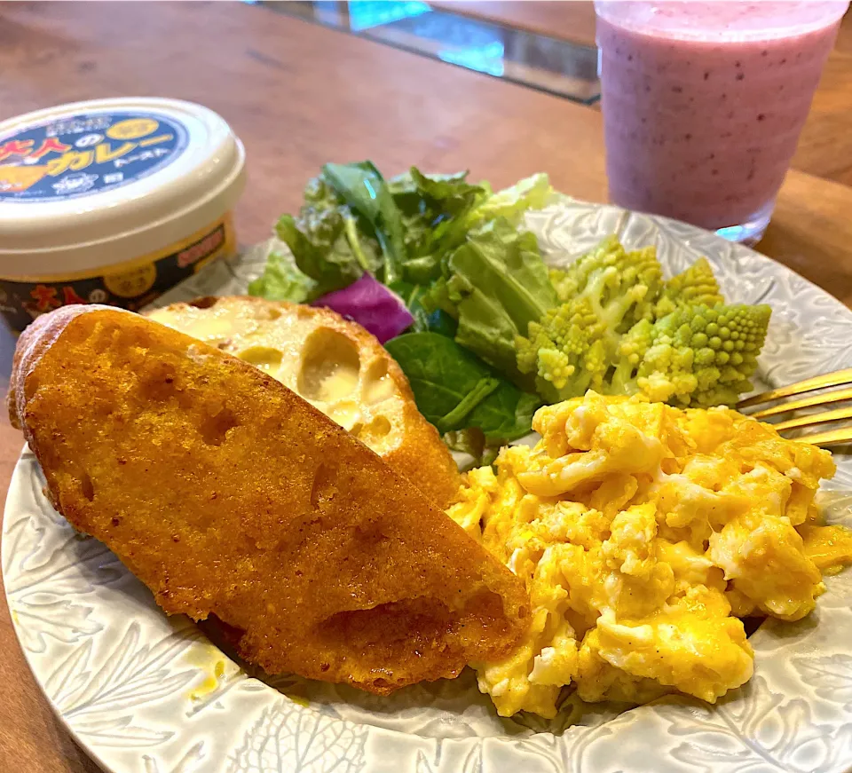 ちょい辛ポテトカレーパンのワンプレート☺︎|まめすけ。さん