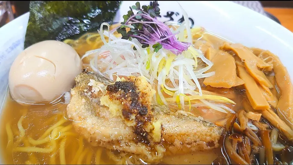 【毎月第1日曜はスペシャルのみ】
中華そば 半ざわ
ハタハタ出汁ラーメン塩(1,300円)
＋メンマ (覆麺智/花木共通の
メンバーカード提示で無料)
＠西巣鴨2分
(赤羽からママチャリ24分)
23029  (31,239)|大脇さん