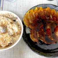 Snapdishの料理写真:鰯の味噌煮炊き込みご飯と雷神餃子|うどん爆発さん