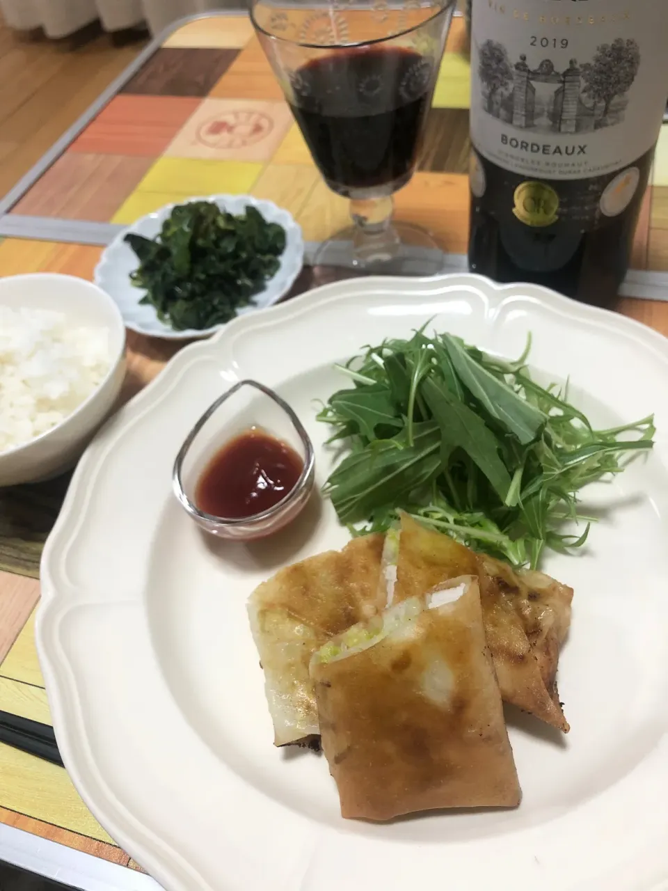 Snapdishの料理写真:レタスと塩麹鶏の春巻き|mac.kさん