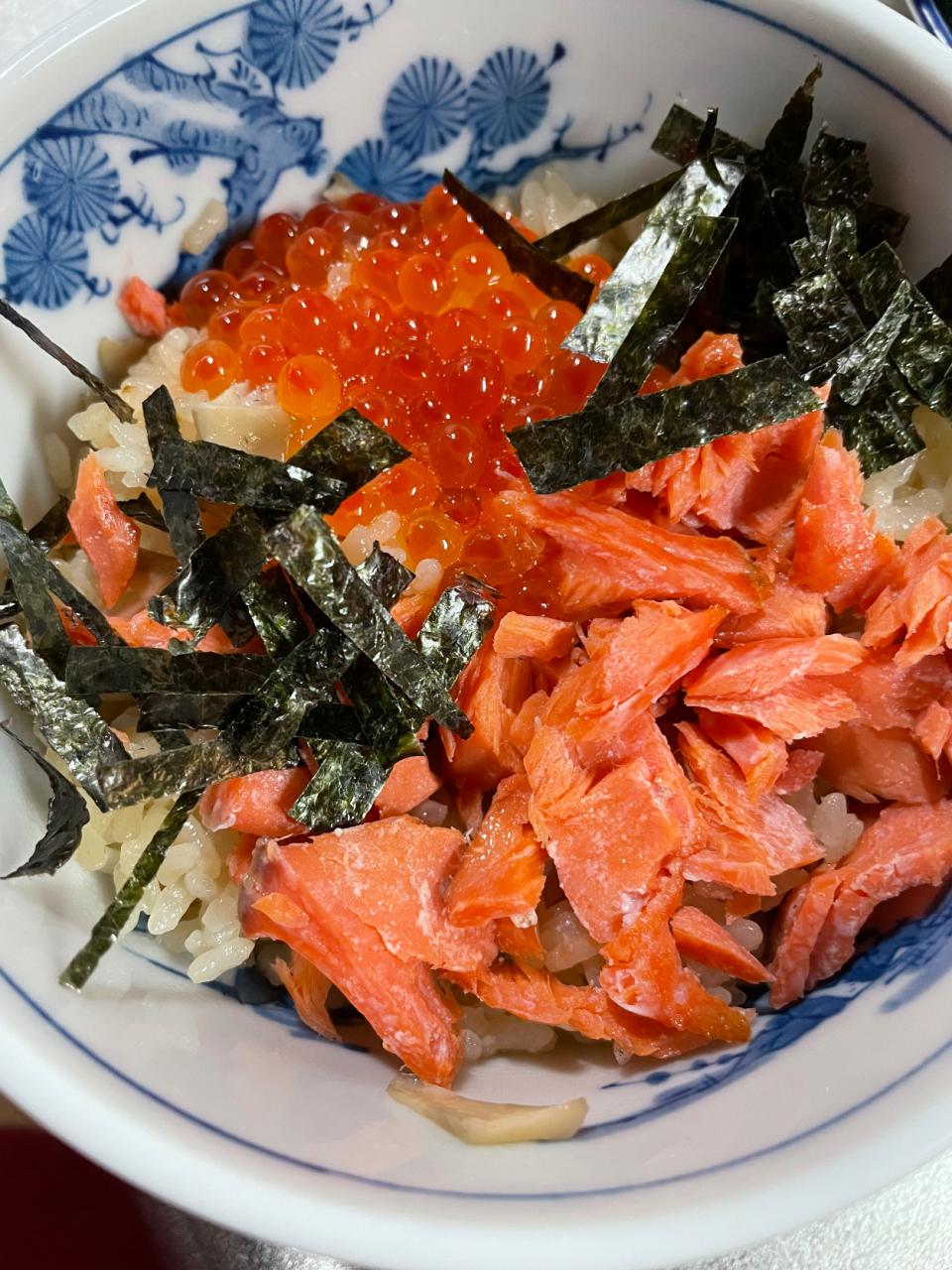 舞茸ご飯にはらこのっけ