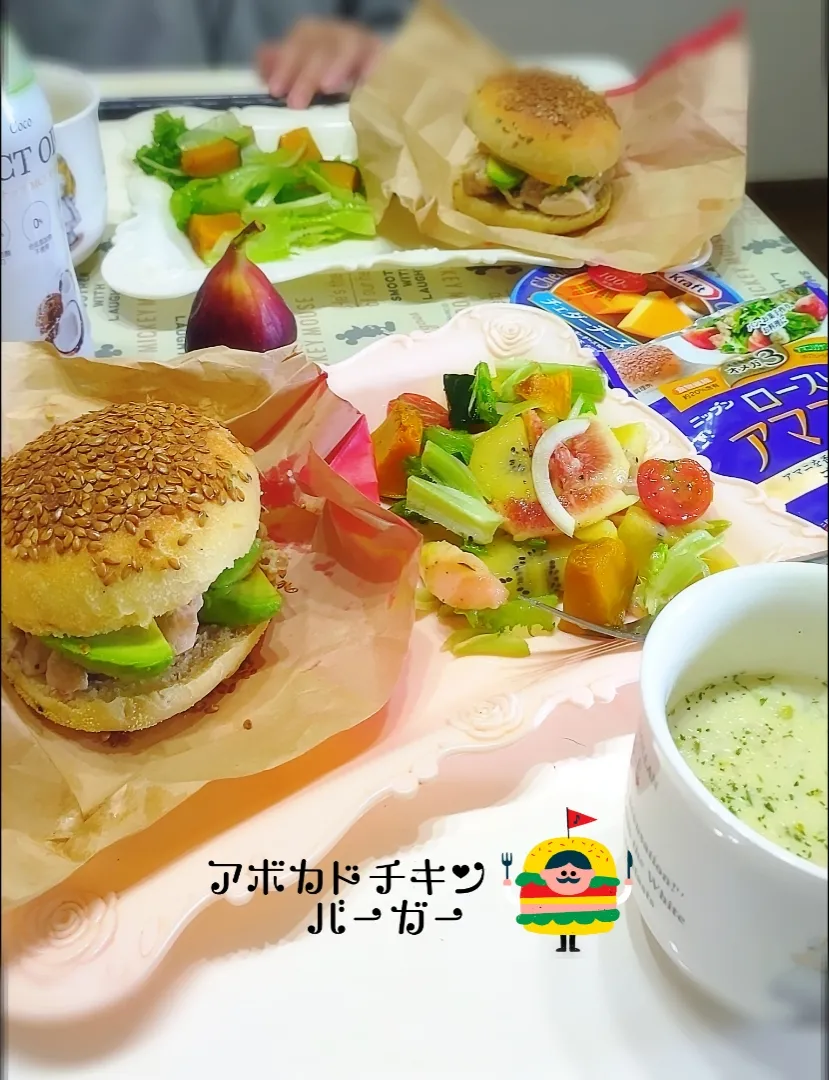 アボカドチキンチーズバーガー🍔|みったんさん