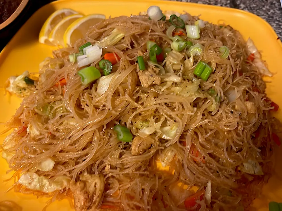 Pancit|Marnelli Dela Cruz Hollandさん