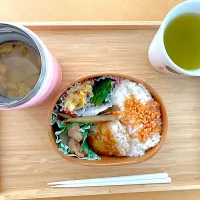 鶏肉れんこんハンバーグ、豚こま大根お弁当|ひつじさん