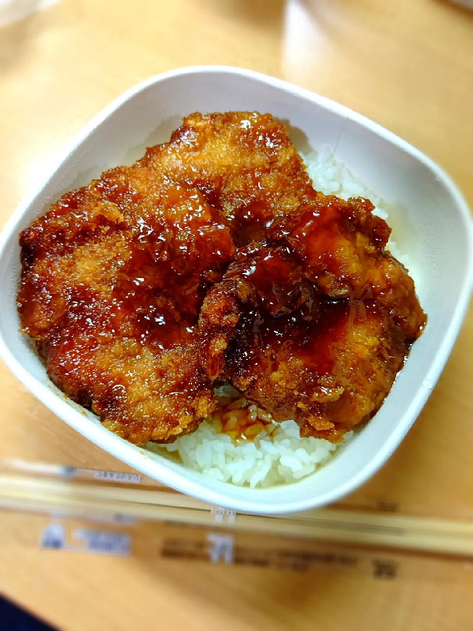 Snapdishの料理写真:新潟名物 たれかつ丼 《セブンイレブン》|どかどかさん