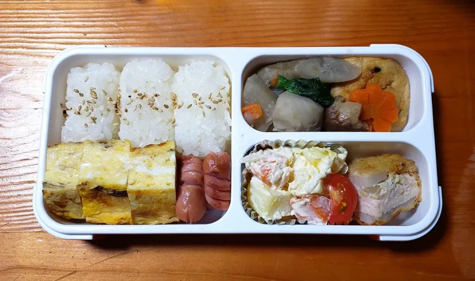 お弁当
がんもどきと野菜の煮物
卵焼き
ポテサラ
蓮根ハサミ揚げ
ウインナー|Yukiさん