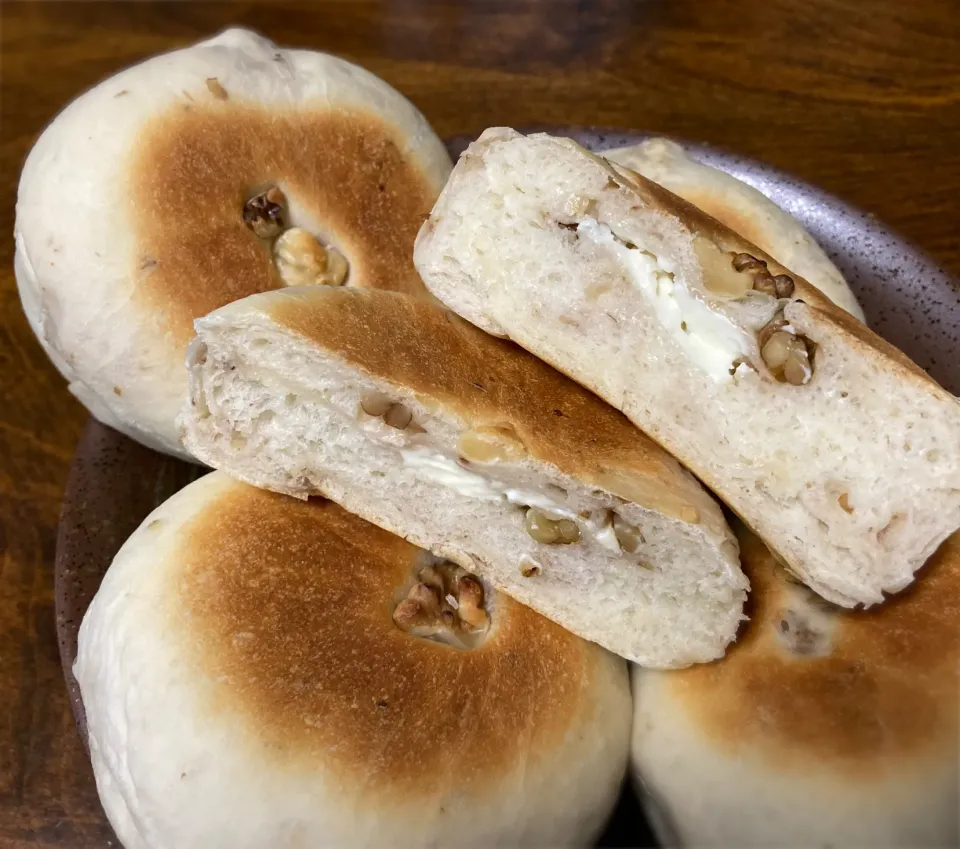 平焼き くるみクリームチーズパン|ななごさん