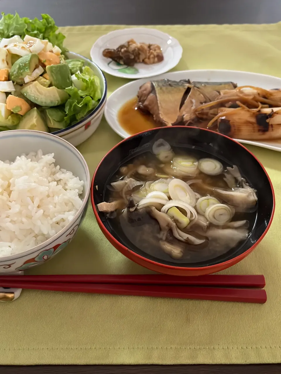 朝食。お昼過ぎから水泳に行くので、少しボリュームのある健康的な朝食を。|tamemitiさん